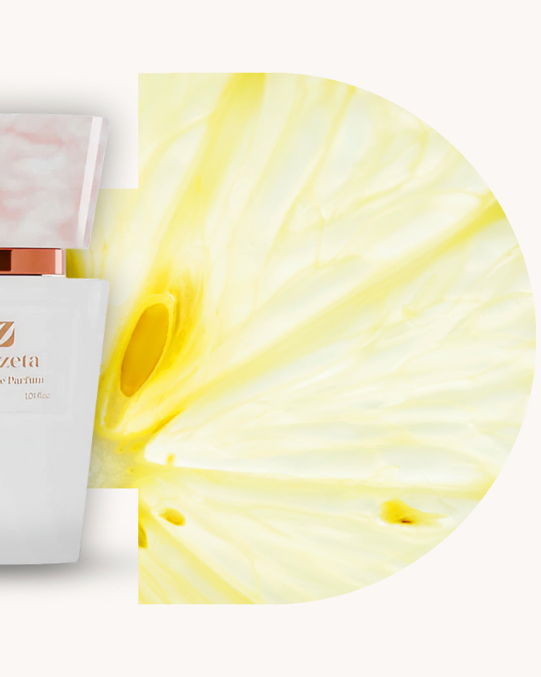 Detailansicht des Chogan 011 Extrait de Parfum, linker weisser Flakon mit rosé marmorierter Kappe, rechts hellgelb marmorierter Hintergrund, Duftfamilie ähnlich Light Blue Dolce & Gabbana.