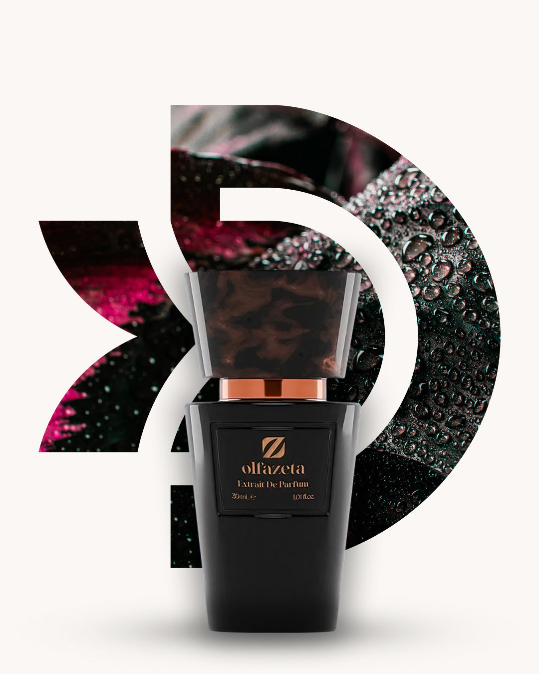 Chogan 054 Extrait de Parfum, schwarzer Parfumflakon mit kupferfarbenem Akzent und dunkler marmorierter Kappe, mittig vor dunklem D-förmigem Hintergrund mit roséfarbenen und smaragdgrünen Reflexen und feinen Wassertropfen, Duftfamilie ähnlich Black Orchid.