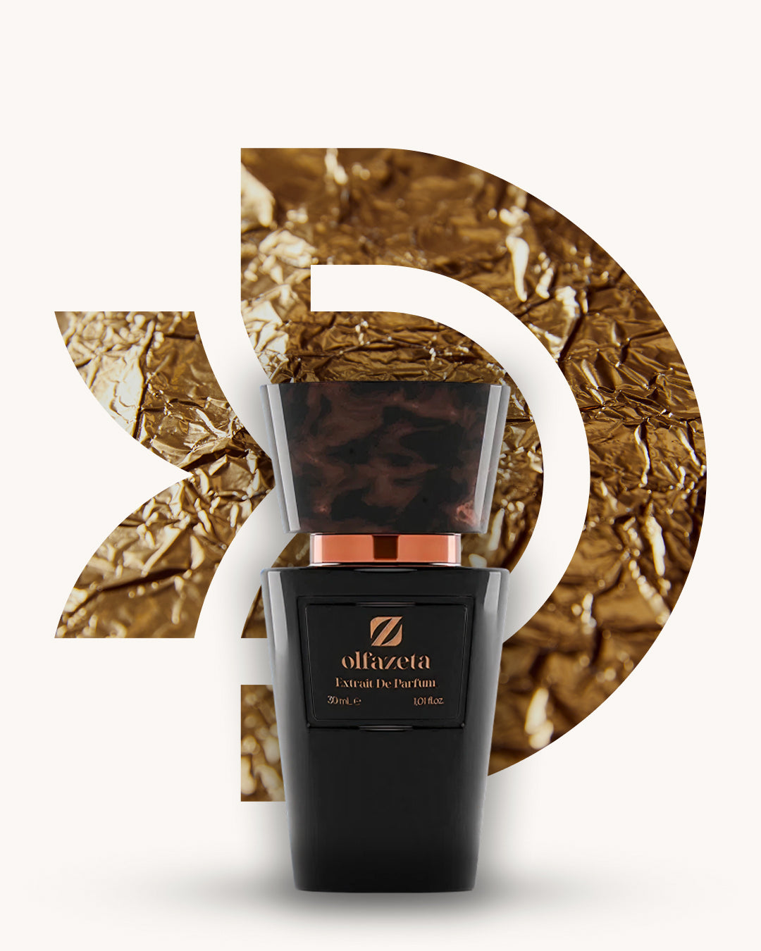 Chogan 060 Extrait de Parfum, schwarzer Parfumflakon mit kupferfarbenem Akzent und dunkler marmorierter Kappe, mittig vor goldenem D-förmigem Hintergrund mit glänzender, metallisch zerknitterter Struktur, Duftfamilie ähnlich Millesime Imperial.