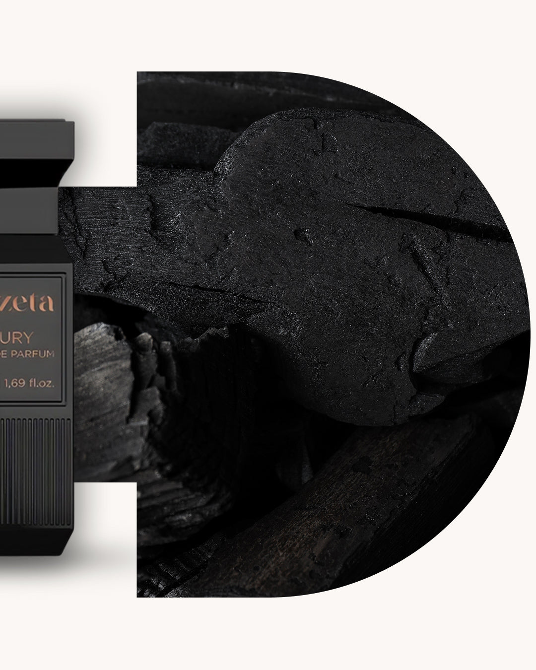 Detailansicht des Chogan 074 Extrait de Parfum, linker schwarzer Flakon, rechts tiefschwarzer Hintergrund mit rauer Kohletextur, Duftfamilie ähnlich Black Afgano.