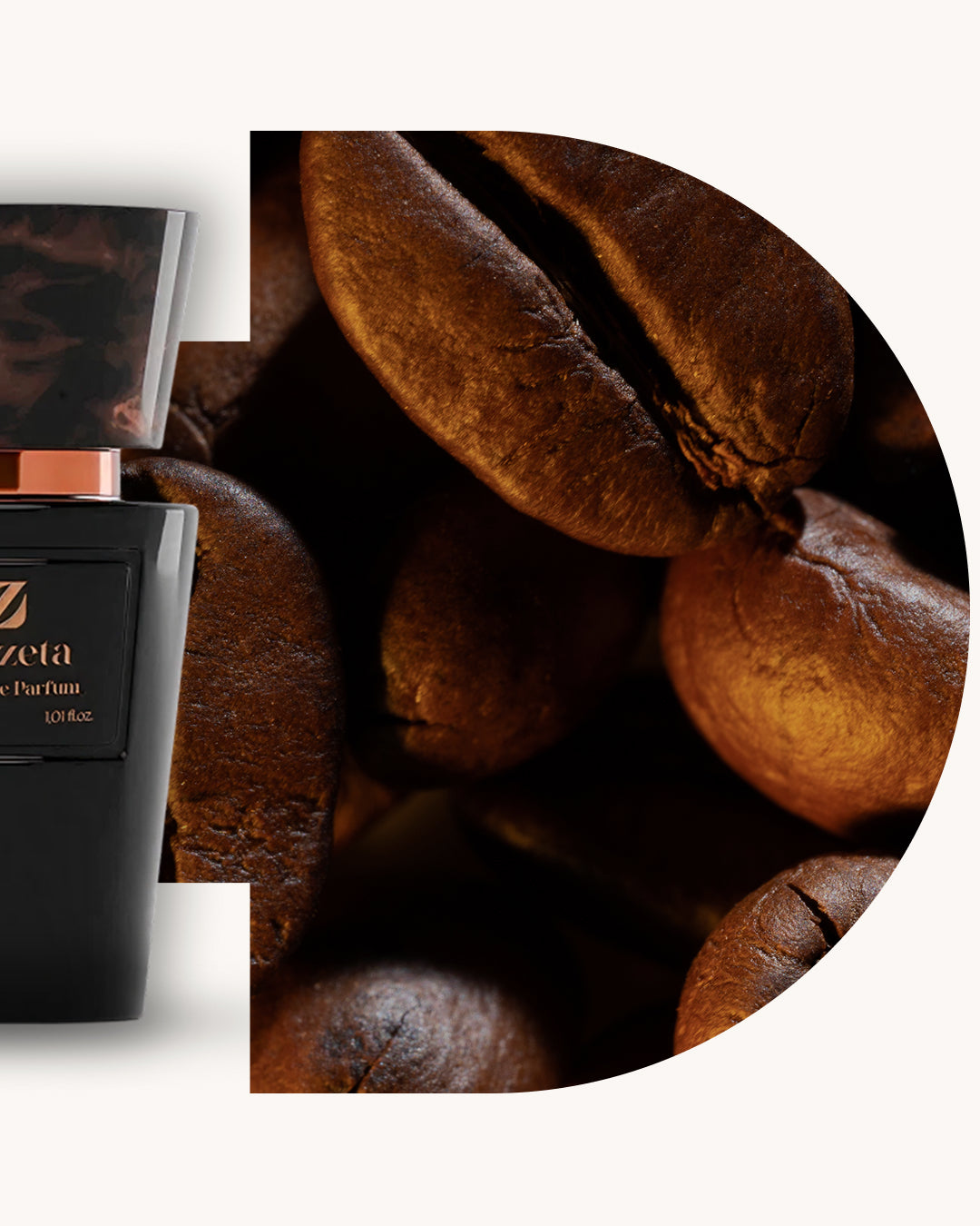 Detailansicht des Chogan 105 Extrait de Parfum, linker schwarzer Flakon, rechts brauner Hintergrund mit Kaffeebohnenstruktur, Duftfamilie ähnlich Intense Café.