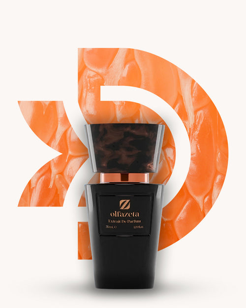 Chogan 110 Extrait de Parfum, schwarzer Parfumflakon mit braun marmorierter Verschlusskappe, mittig vor orangefarbenem D-förmigem Hintergrund mit strukturierter, lederähnlicher Oberfläche, Duftfamilie ähnlich Tiziana Terenzi.