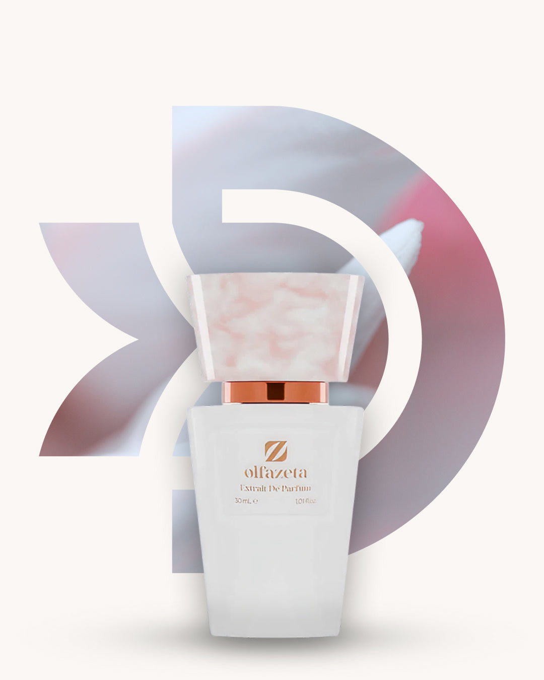 Chogan 213 Extrait de Parfum, weisser Flakon mit rosamarmorierter Verschlusskappe vor rosa-blauem D-förmigem Hintergrund, Duftfamilie ähnlich Gucci Guilty.